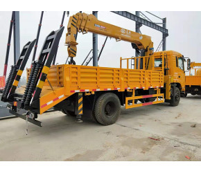 重型隨車吊起重機(jī) 工廠遙控技術(shù)的革新與應(yīng)用